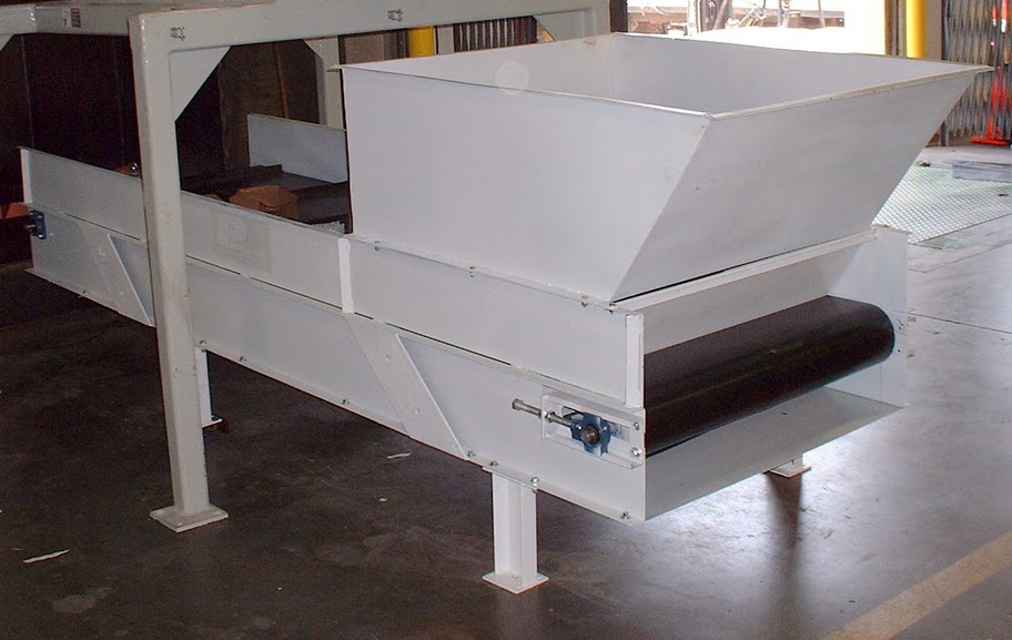 Outfeed Hopper Conveyor to Compactor