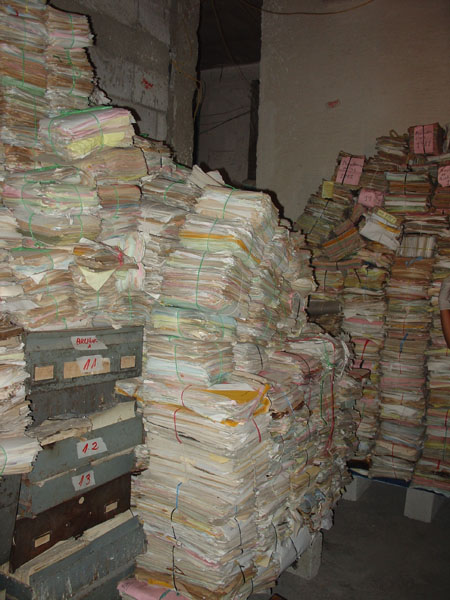 2-stacks_of_paper.jpg